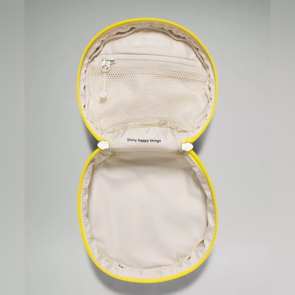 Lululemon Daily Essentials Mini Pouch - Picture 4 of 11